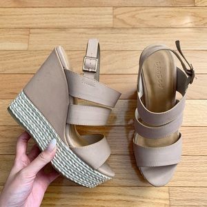 Nude Wedges